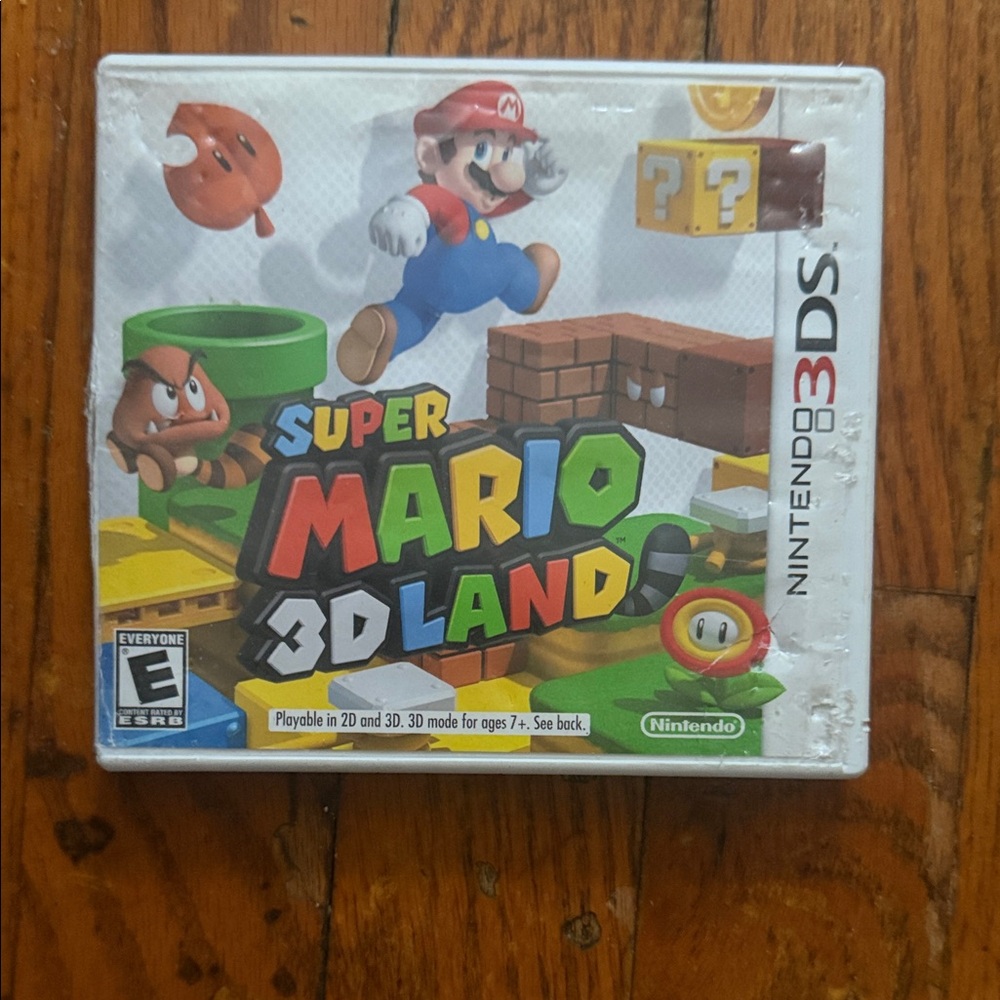 Nintendo Super Mario 3D Land for 3DS - Red, Yellow, Green